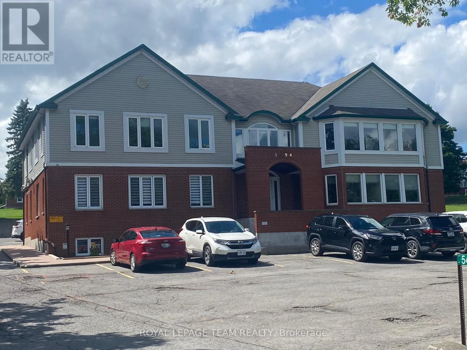 1B - 5494 MAIN STREET W