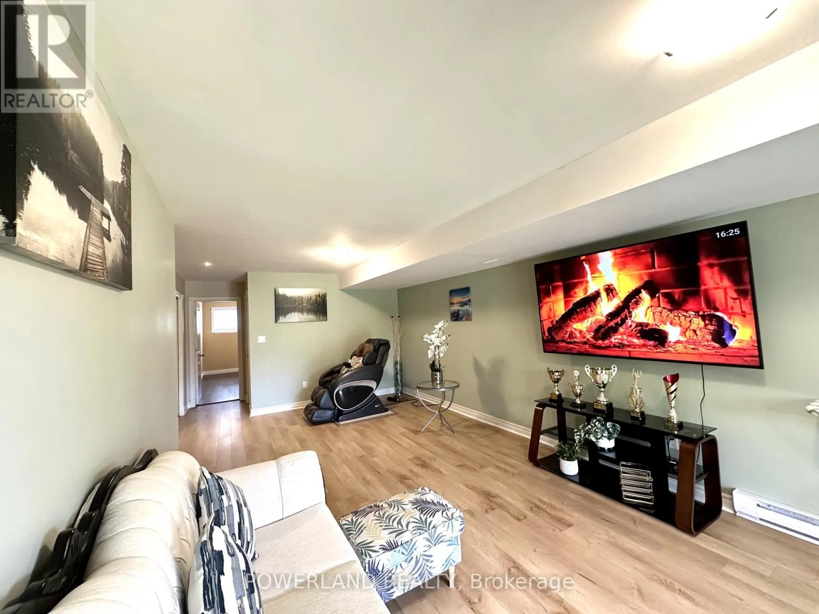 21 BROOKLAND DRIVE