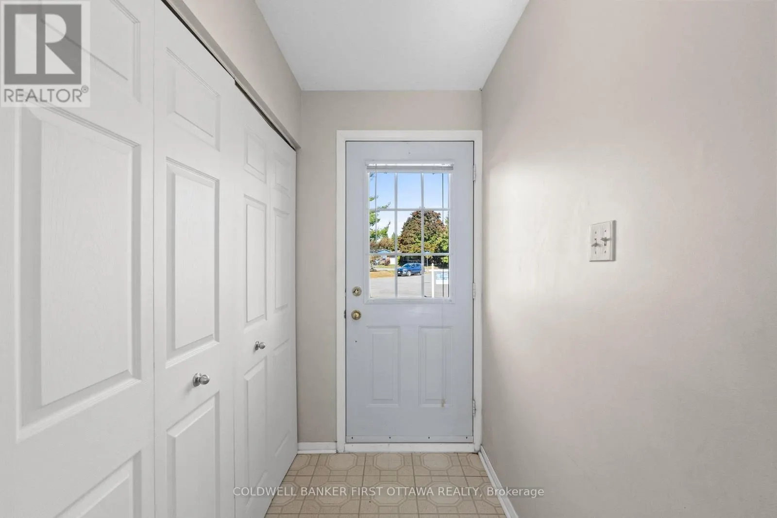 7 MIDDLEWOOD COURT