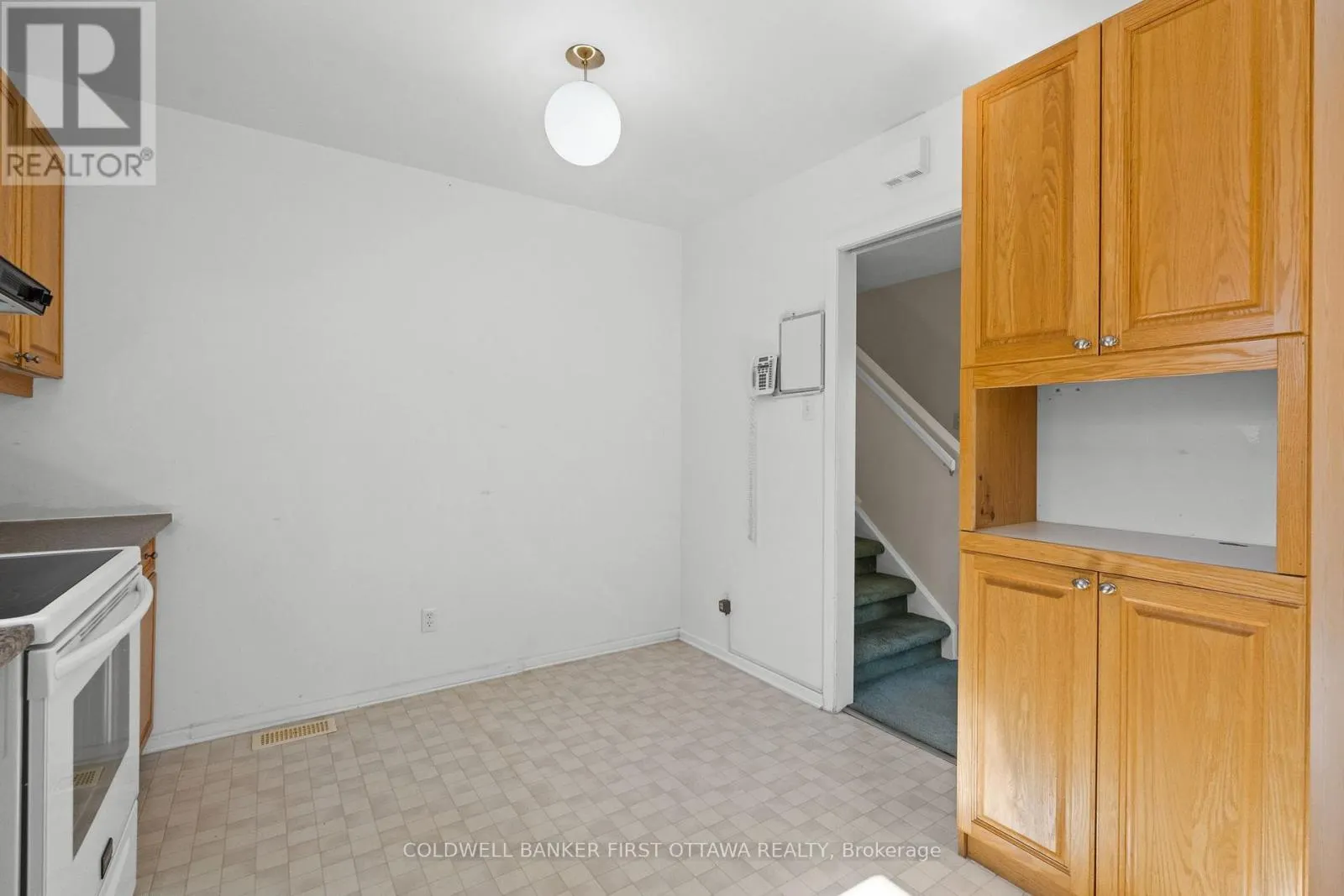 7 MIDDLEWOOD COURT
