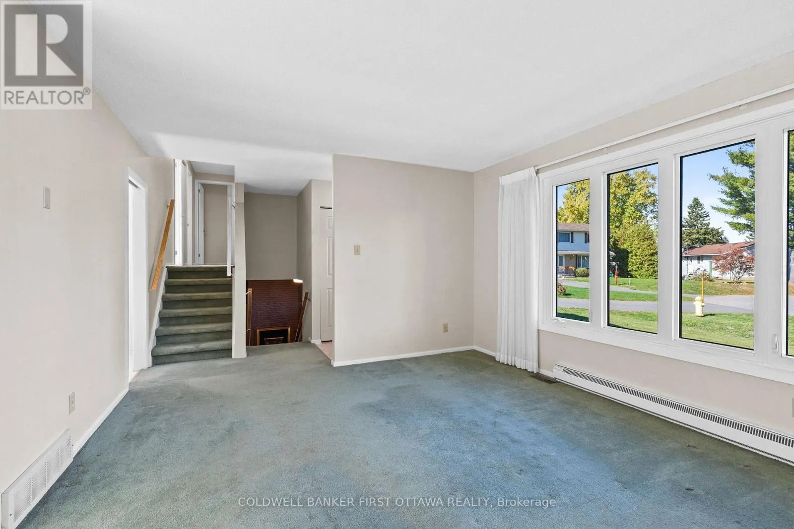 7 MIDDLEWOOD COURT