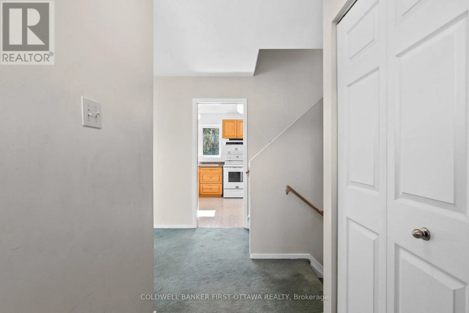 7 MIDDLEWOOD COURT