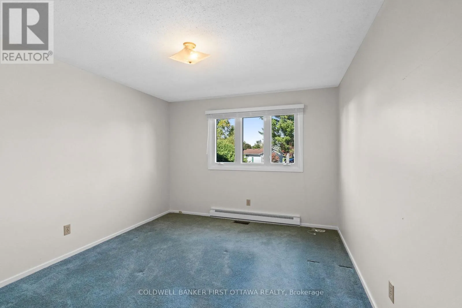 7 MIDDLEWOOD COURT
