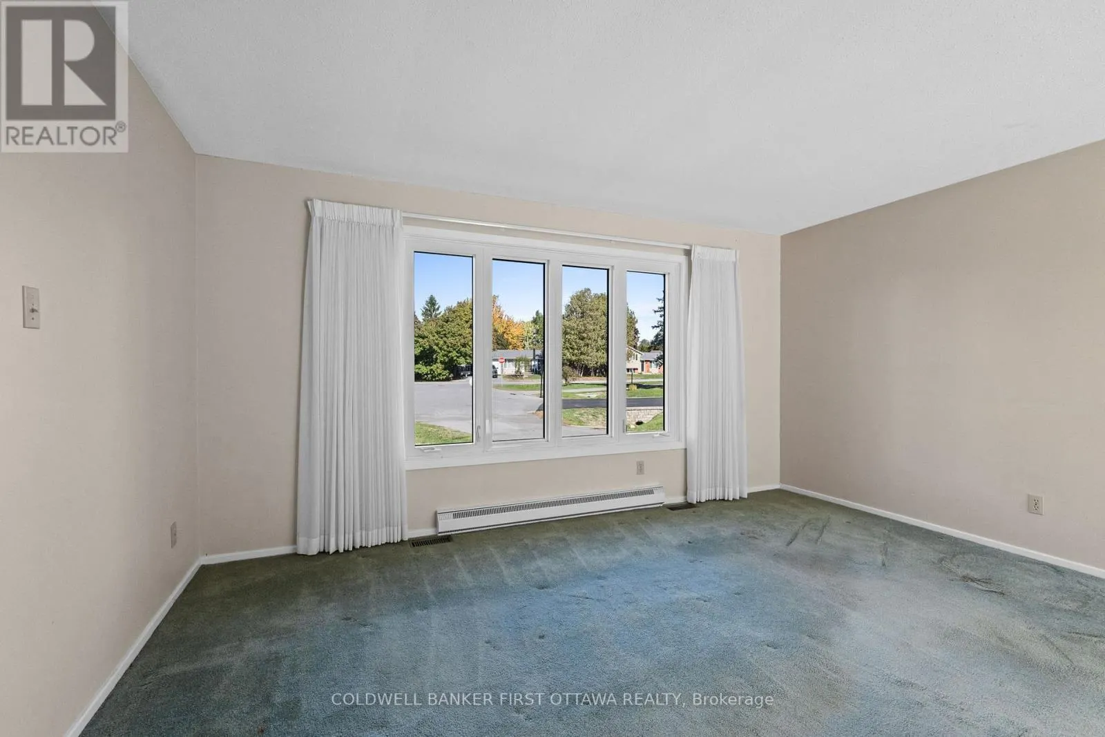 7 MIDDLEWOOD COURT