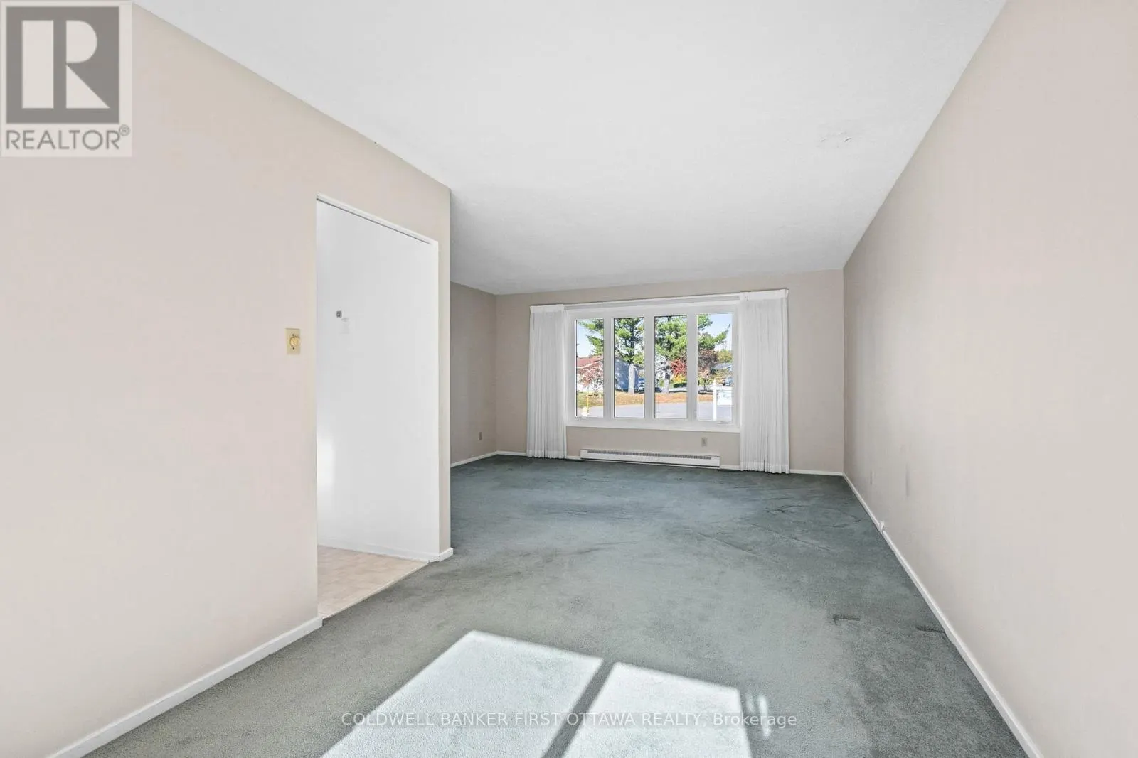 7 MIDDLEWOOD COURT