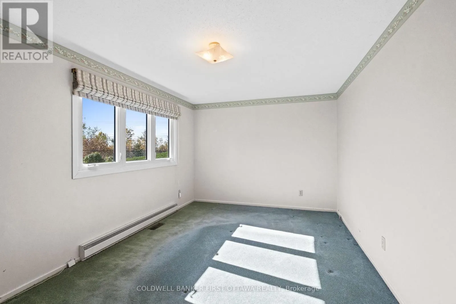 7 MIDDLEWOOD COURT