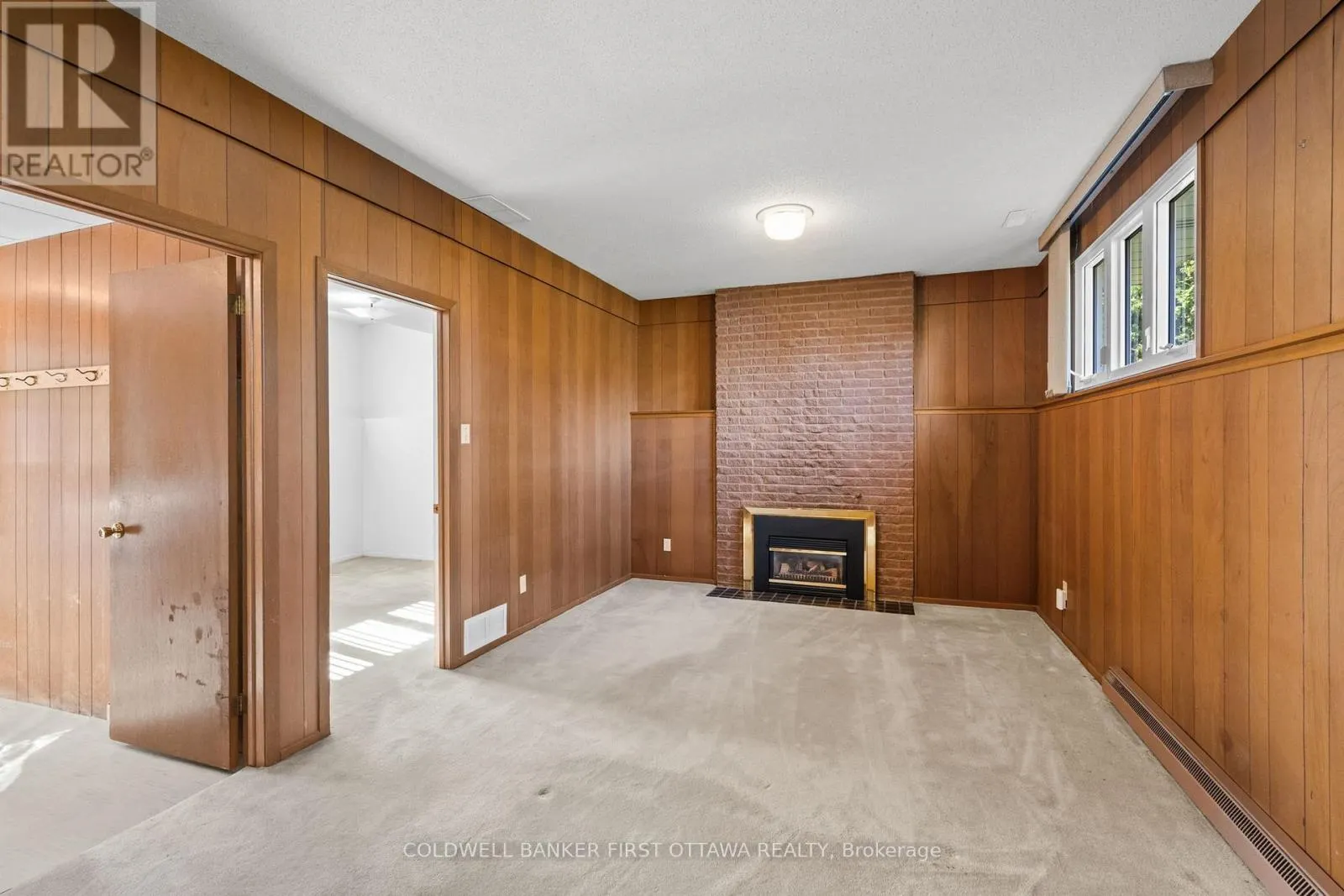 7 MIDDLEWOOD COURT