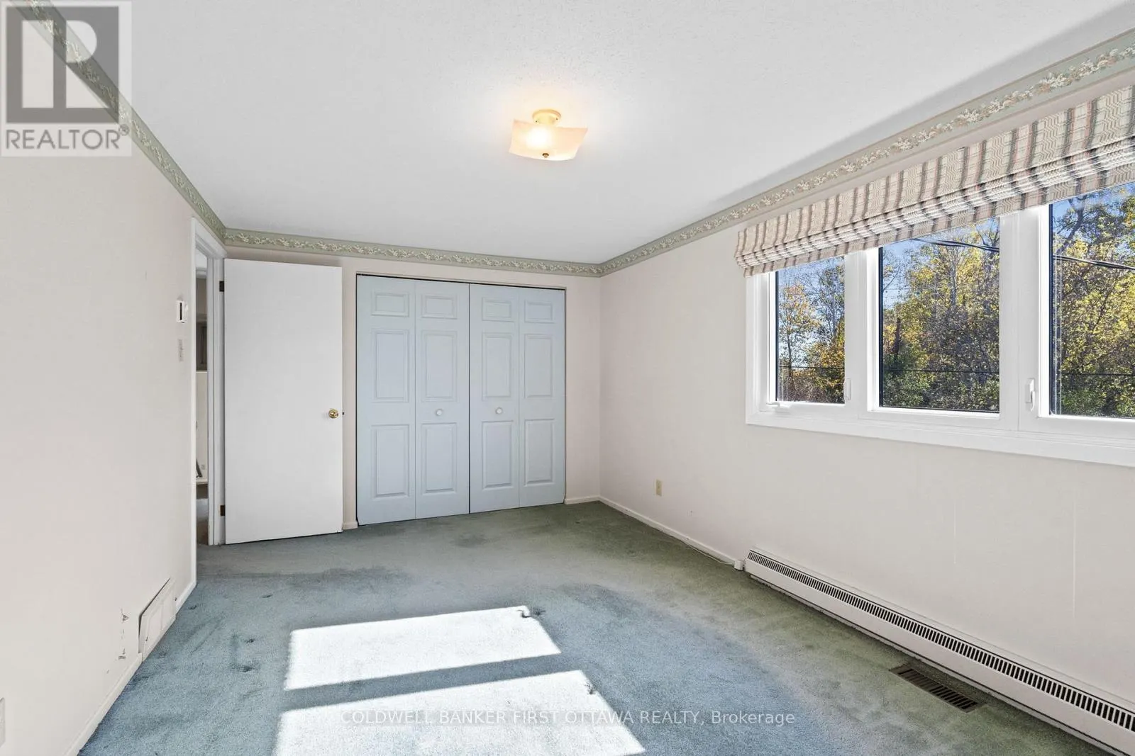 7 MIDDLEWOOD COURT