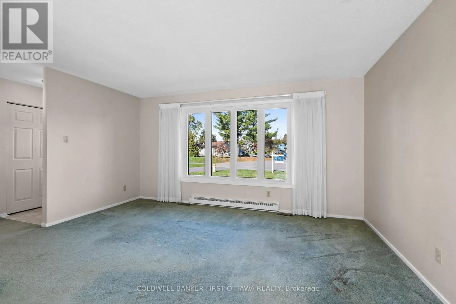 7 MIDDLEWOOD COURT
