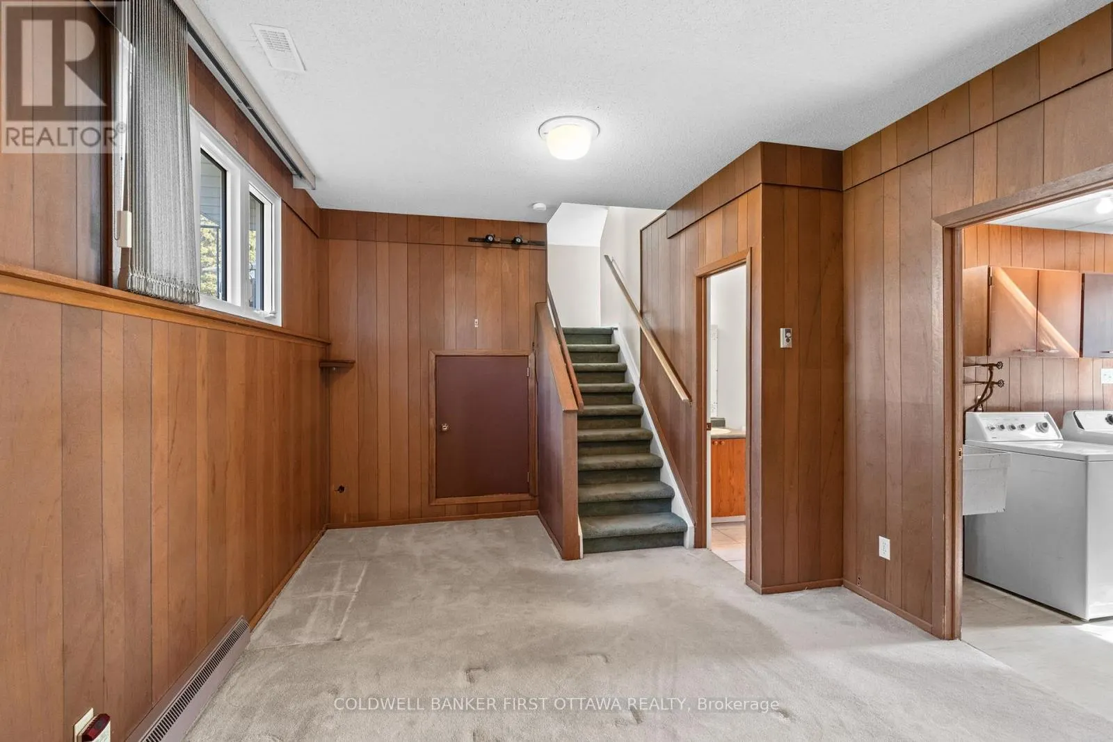 7 MIDDLEWOOD COURT