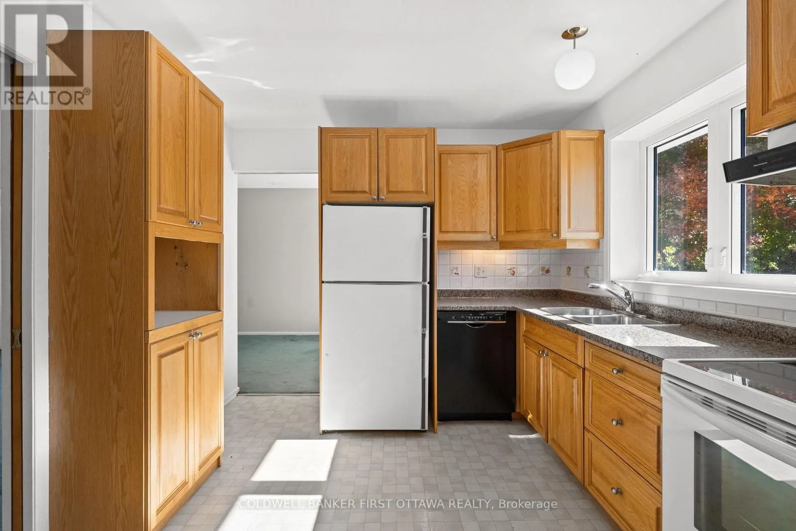 7 MIDDLEWOOD COURT