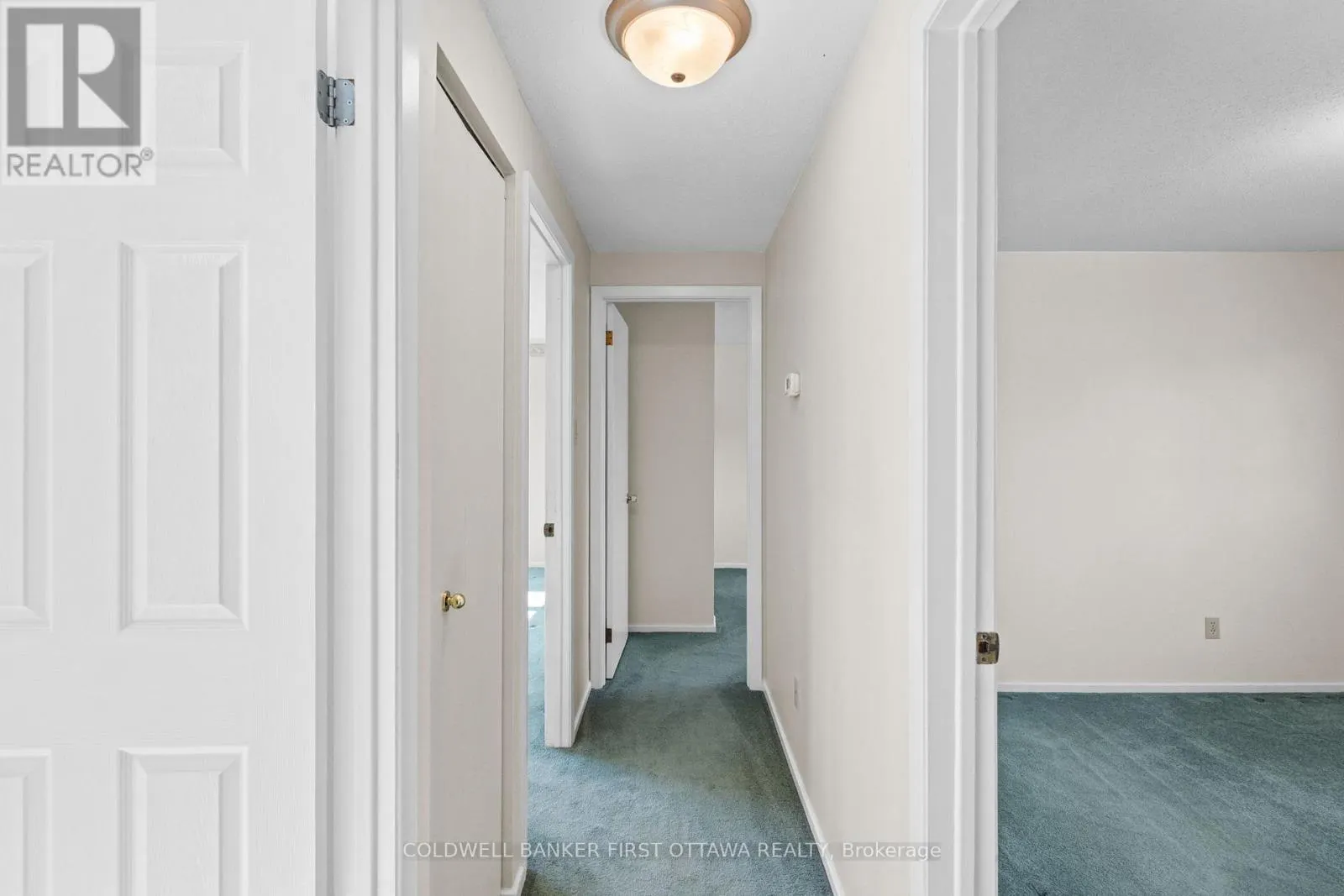 7 MIDDLEWOOD COURT