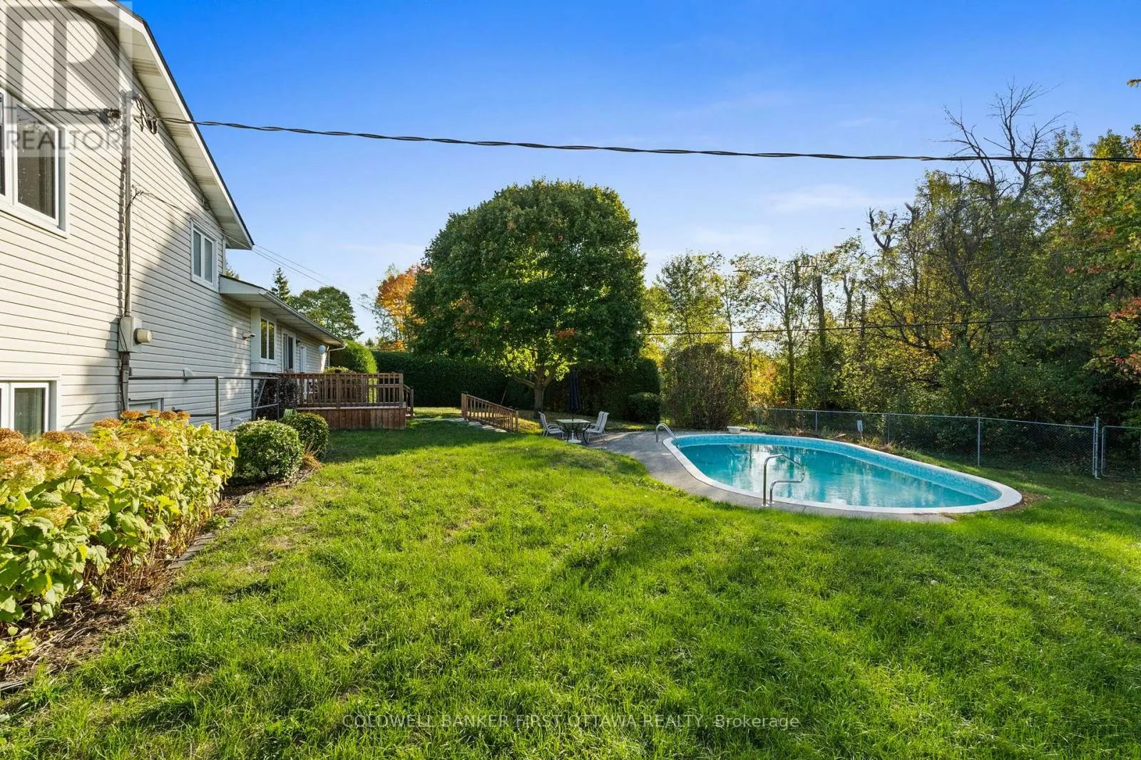 7 MIDDLEWOOD COURT
