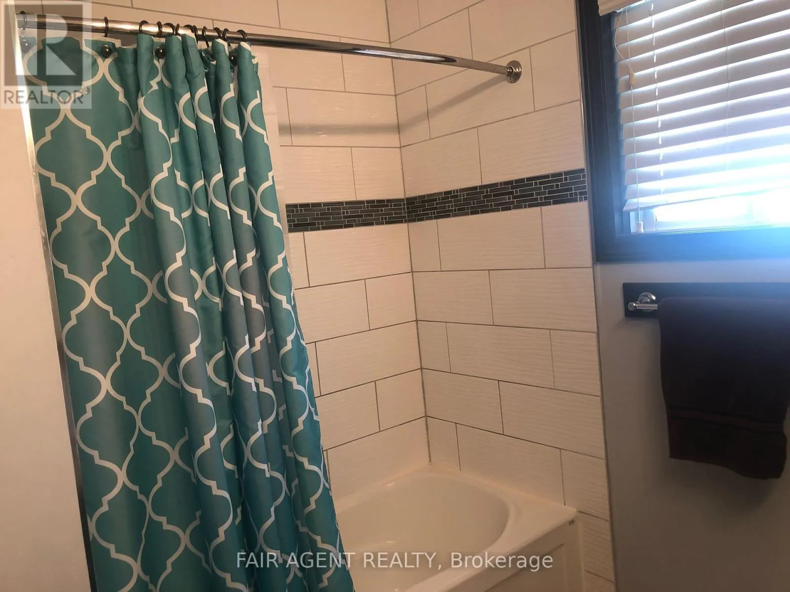 562 ERINBROOK DRIVE