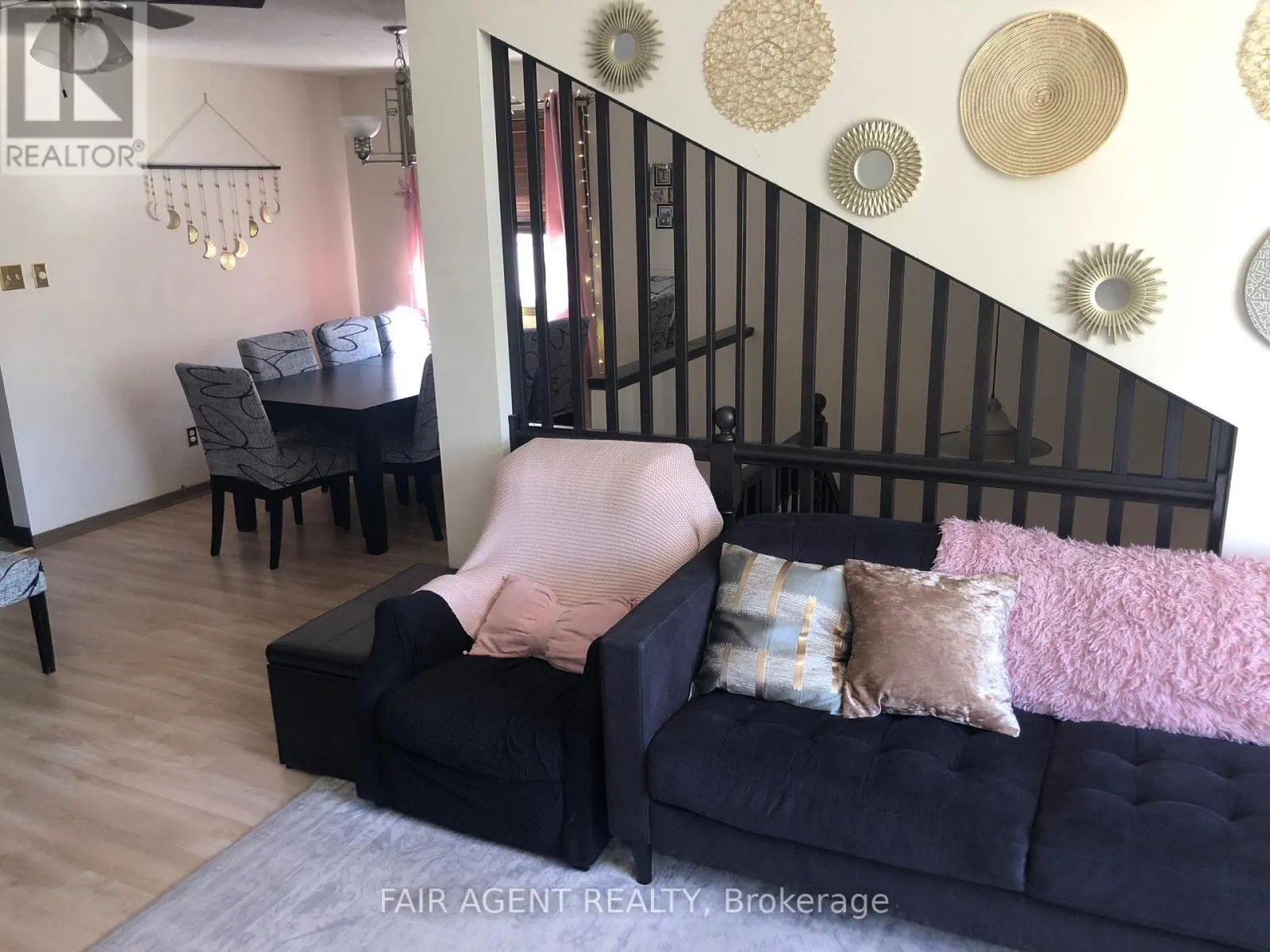 562 ERINBROOK DRIVE