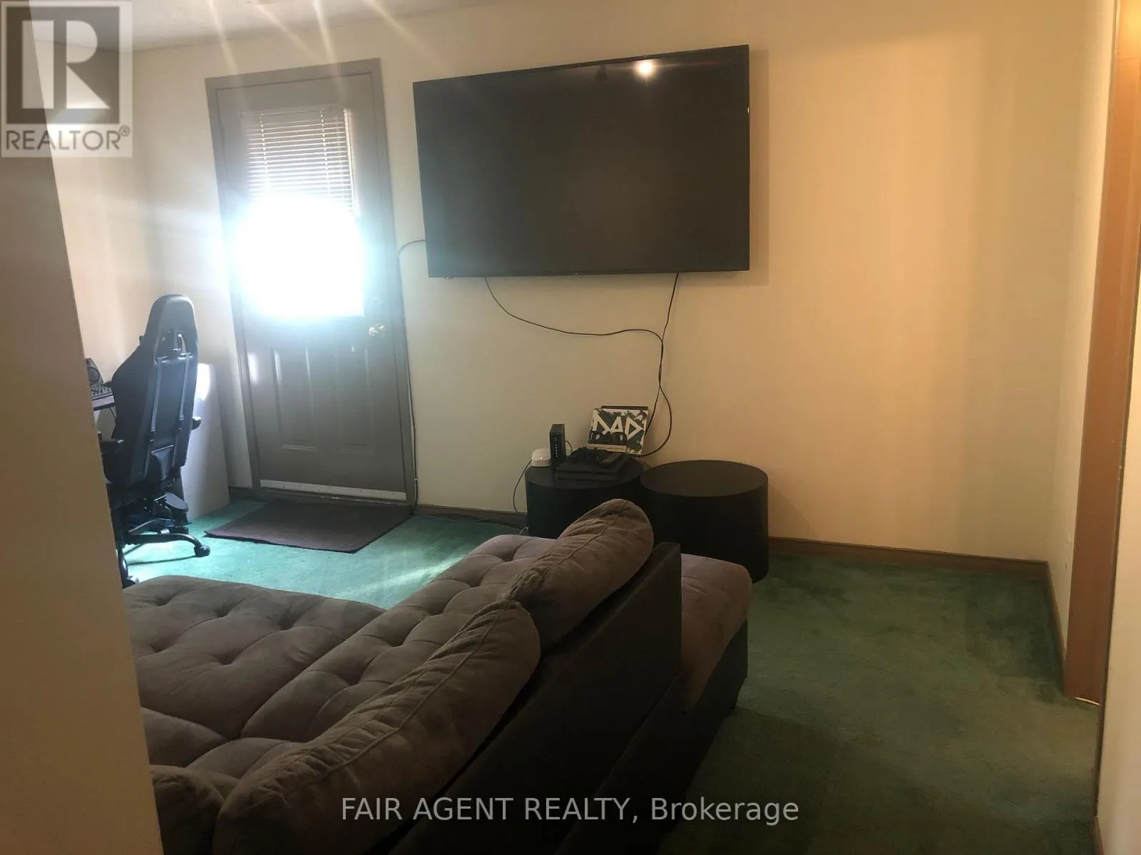 562 ERINBROOK DRIVE