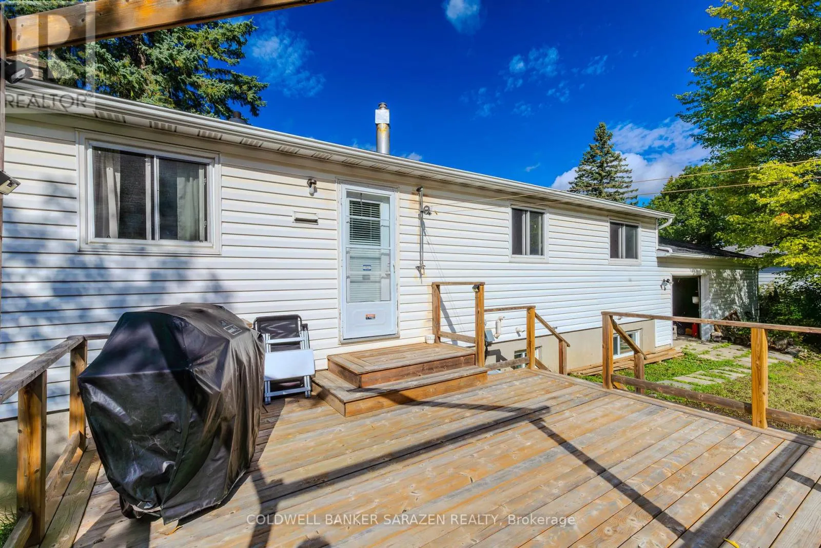 6535 RIDEAU VALLEY DRIVE N