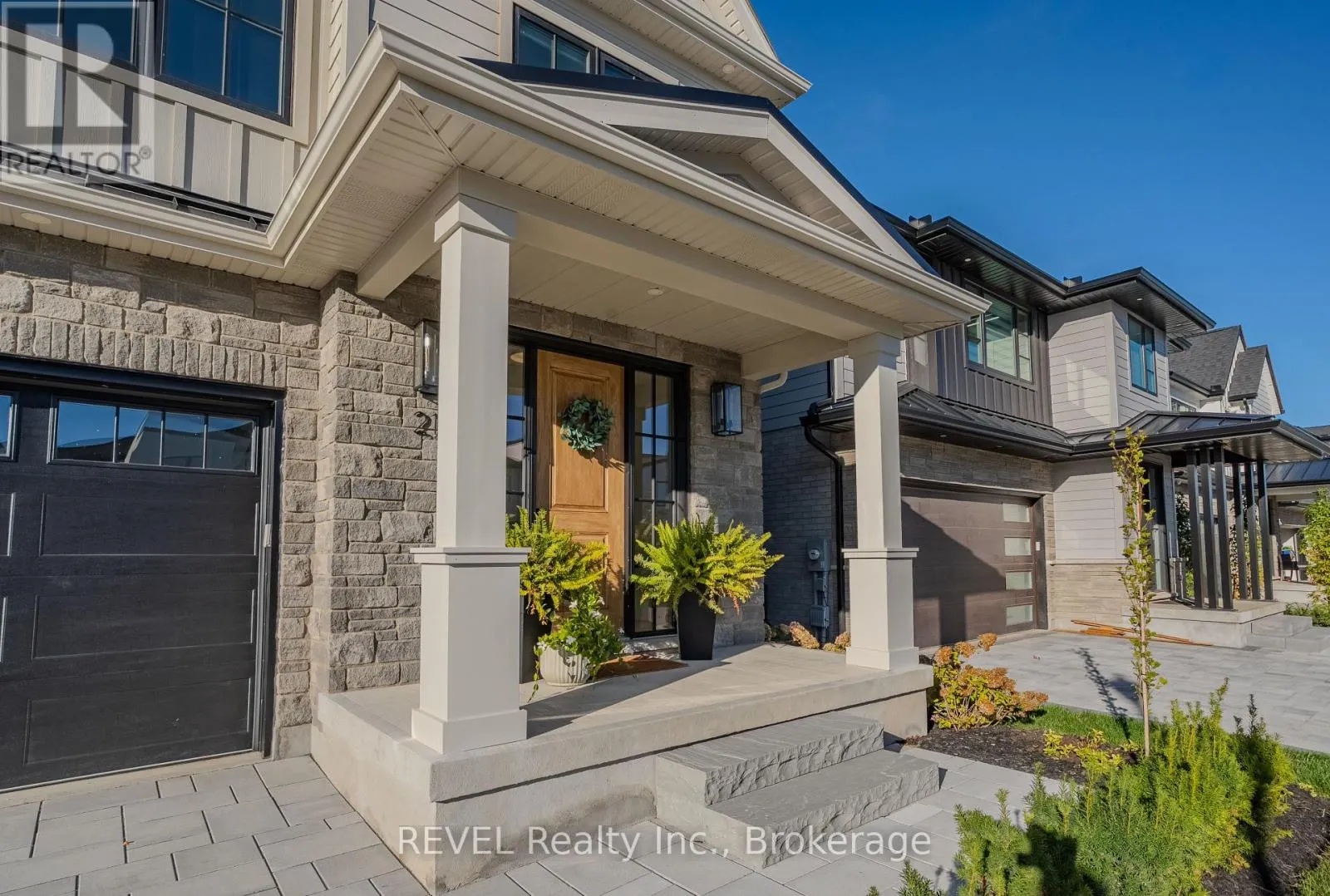 21 ARSENAULT CRESCENT