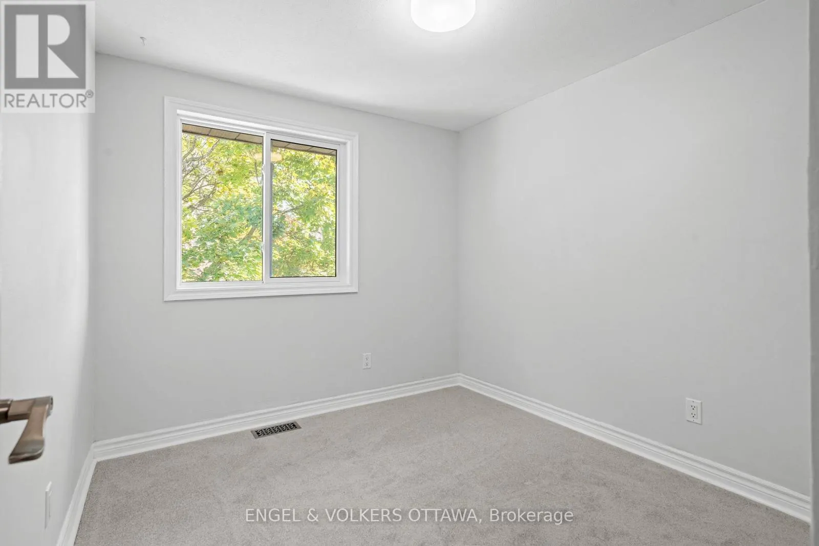 1540 MIMOSA AVENUE