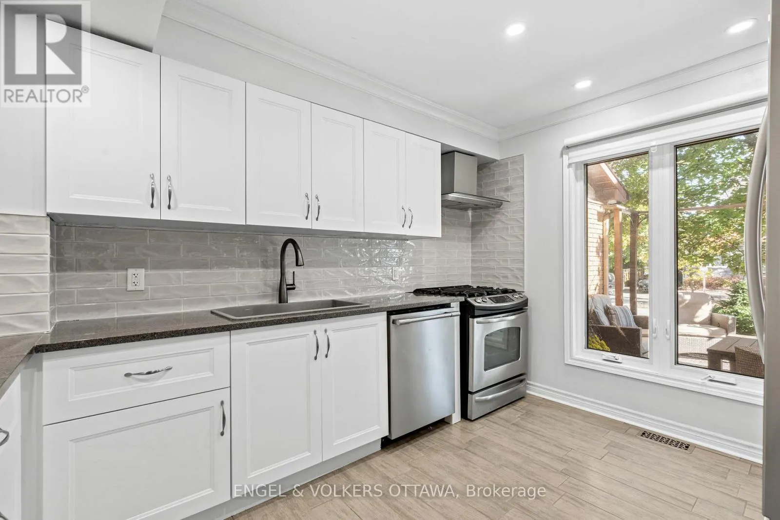 1540 MIMOSA AVENUE