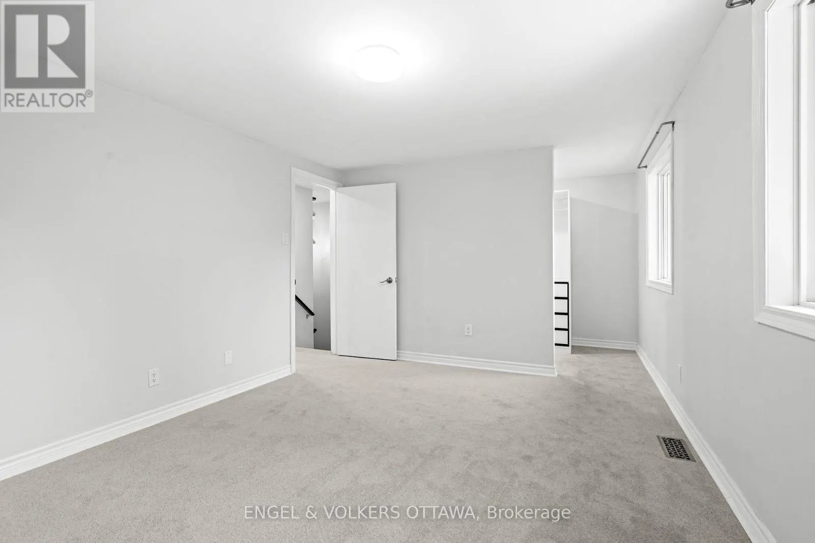 1540 MIMOSA AVENUE