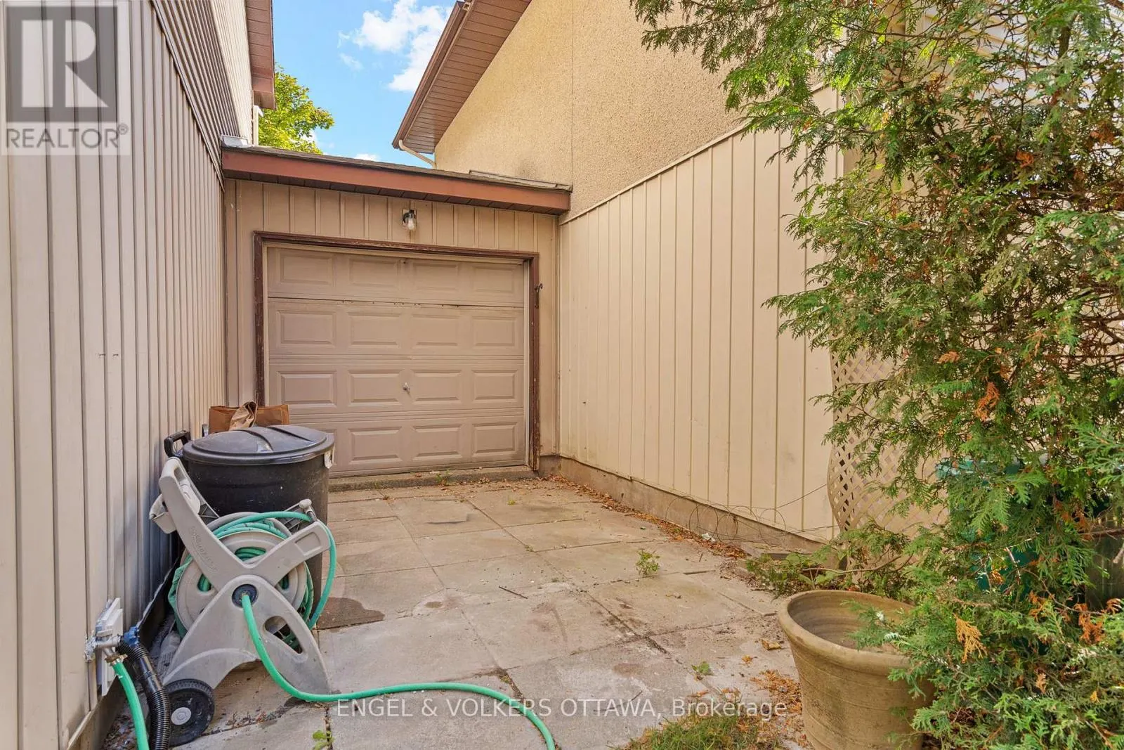 1540 MIMOSA AVENUE
