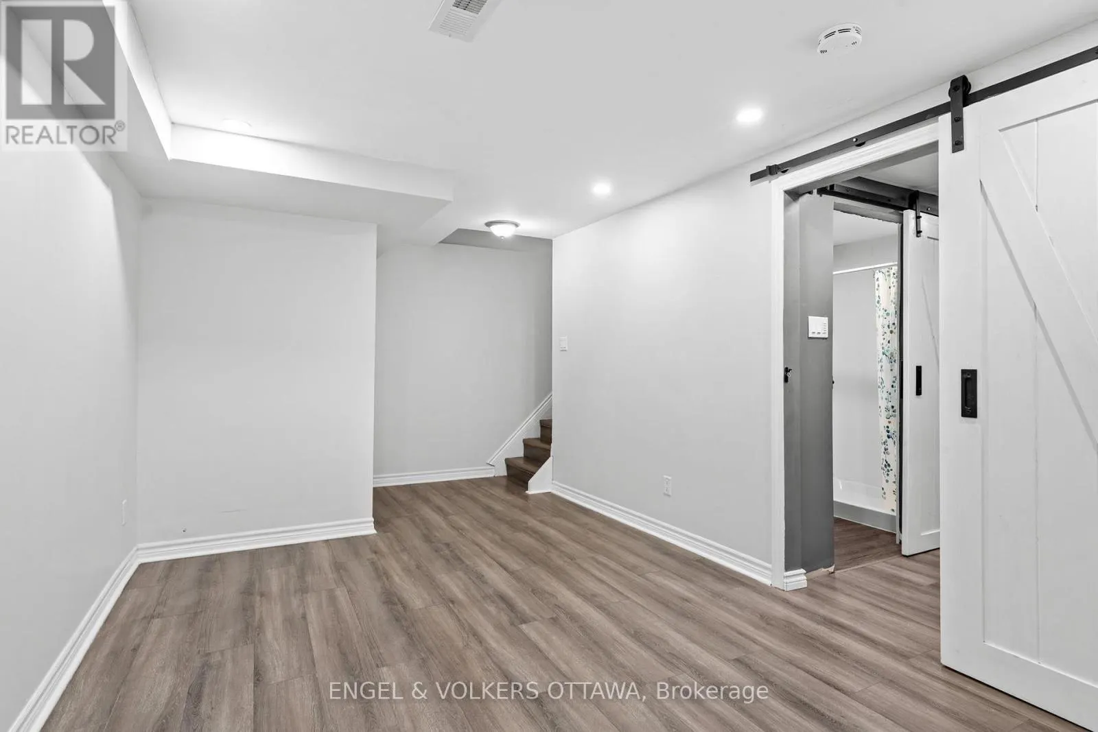1540 MIMOSA AVENUE