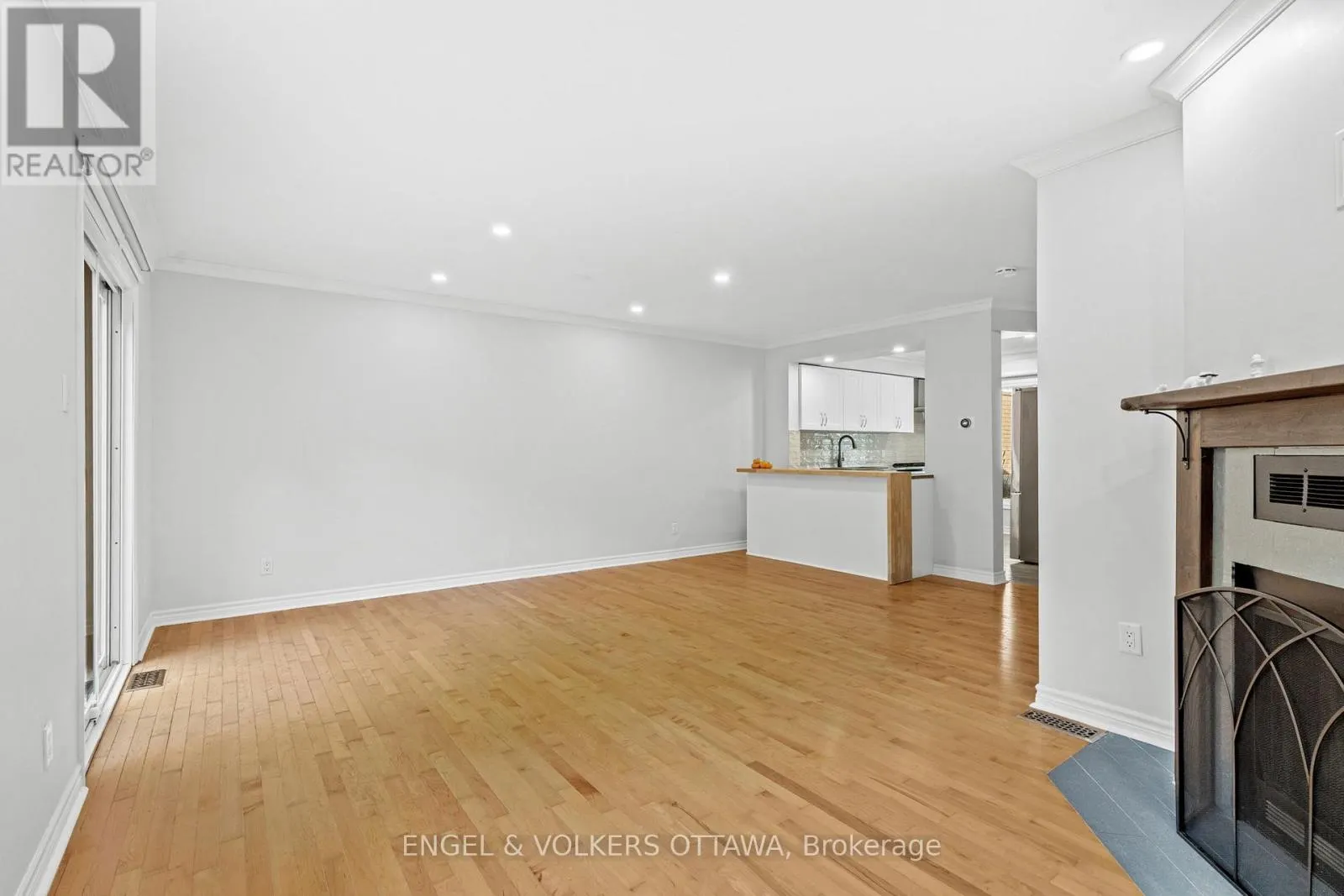 1540 MIMOSA AVENUE