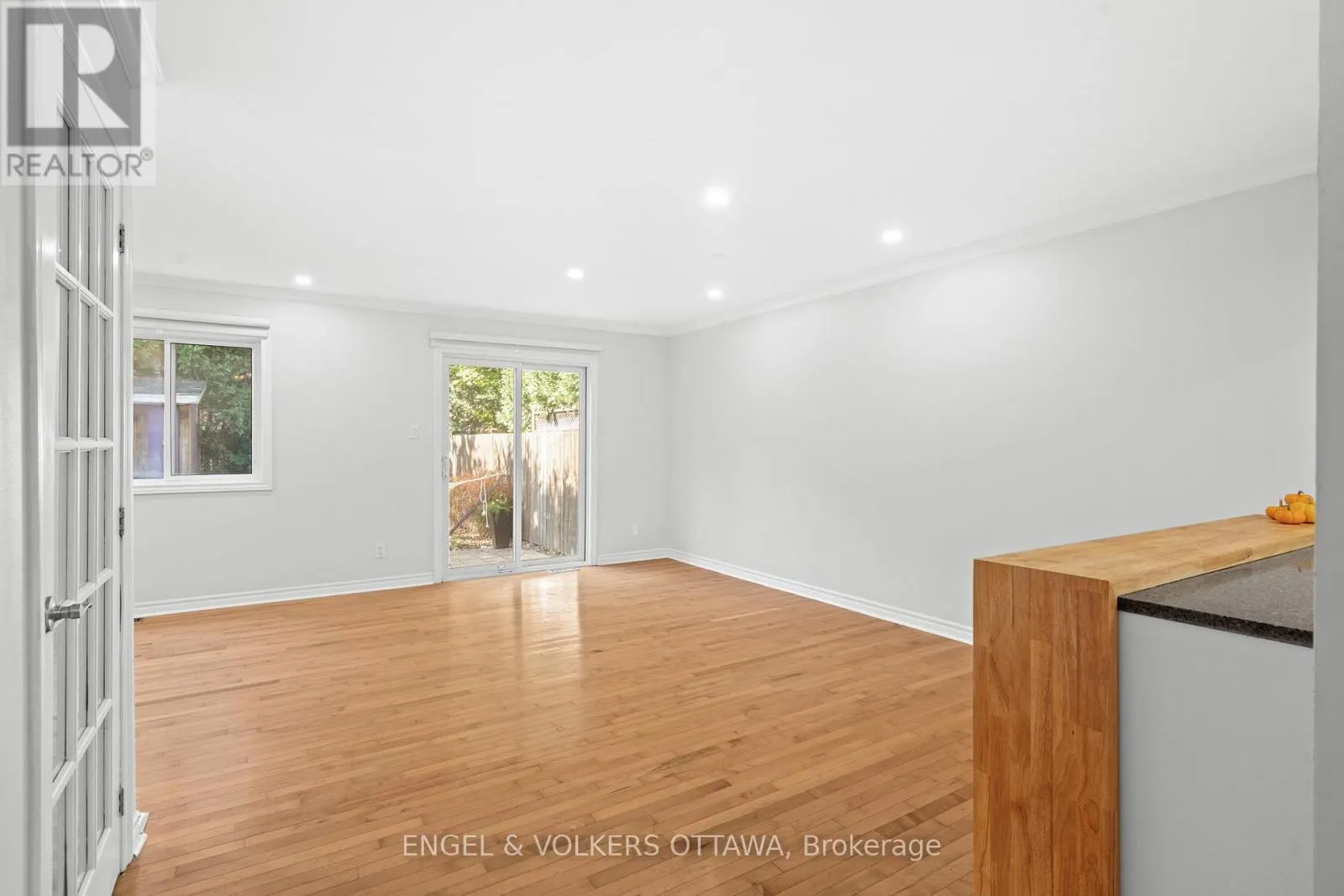 1540 MIMOSA AVENUE
