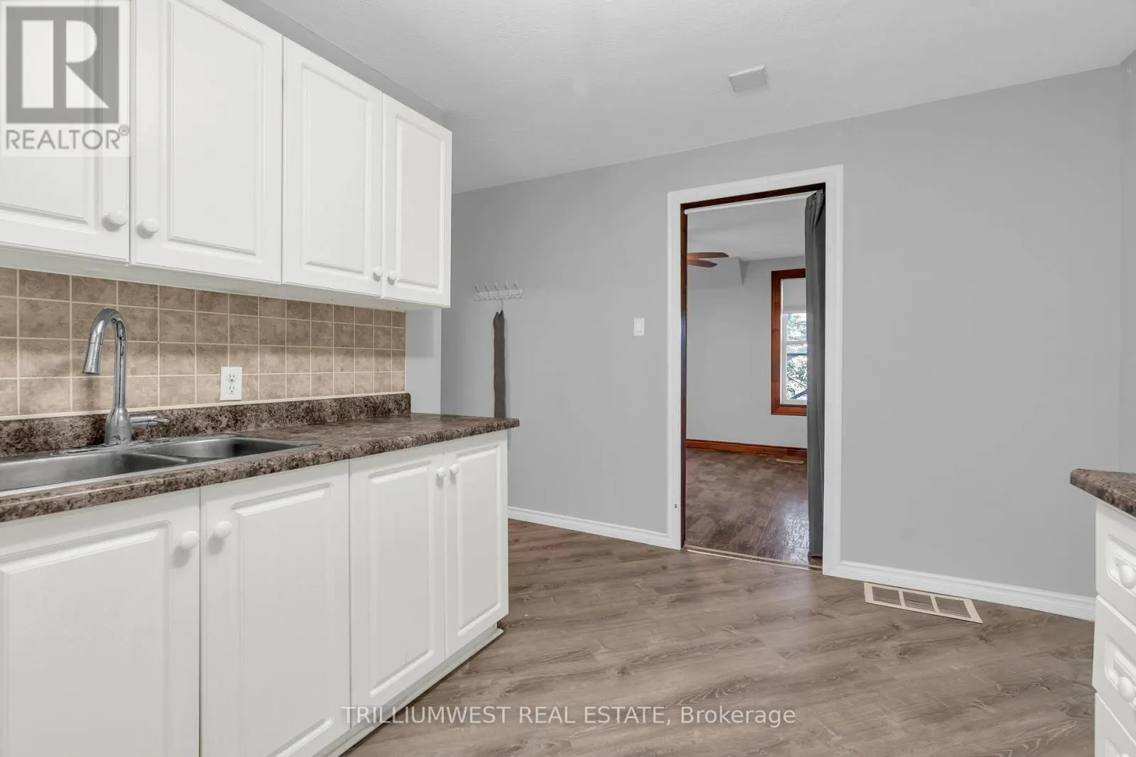 UPPER - 63 HIGHLAND ROAD