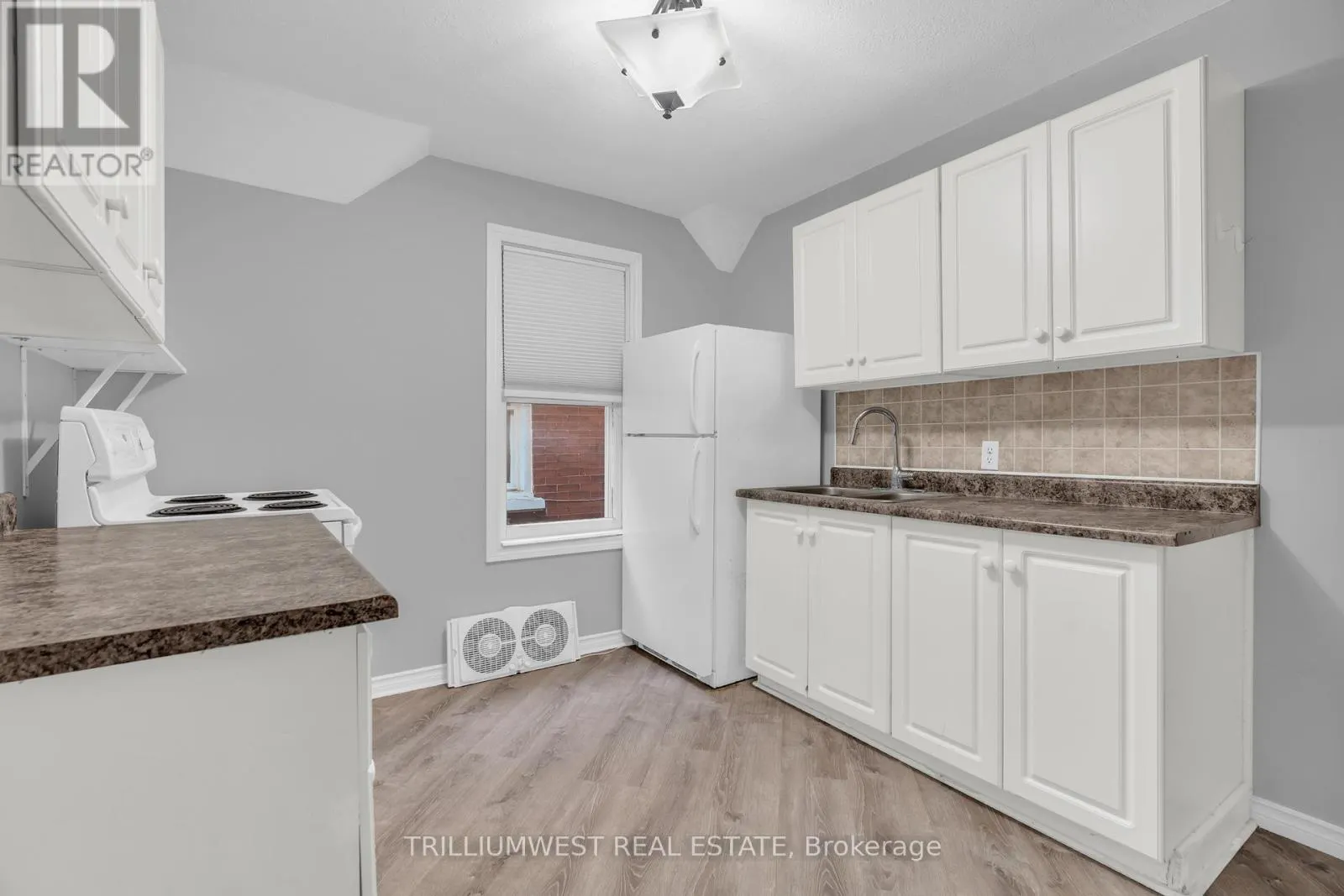 UPPER - 63 HIGHLAND ROAD