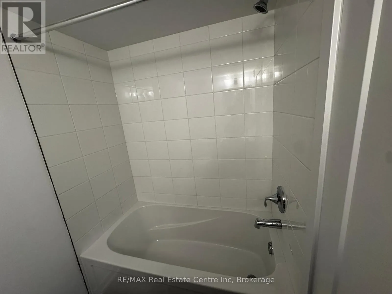 93 - 940 ST DAVID STREET N, #93