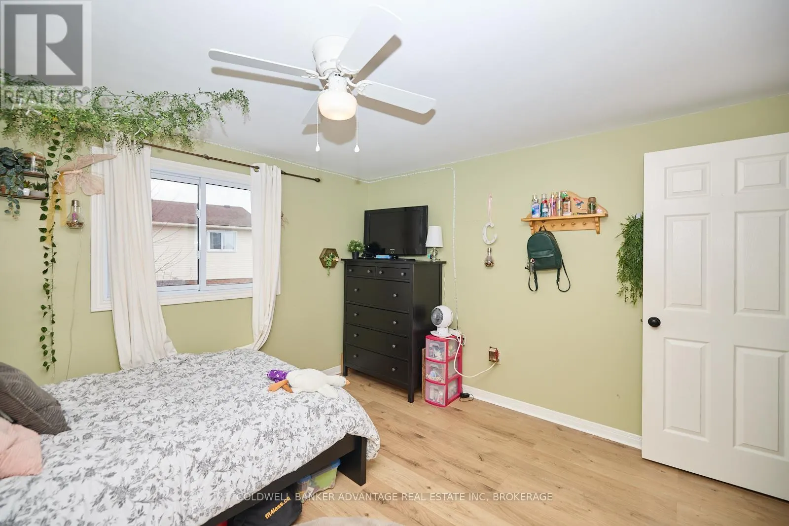33 NAPLES COURT