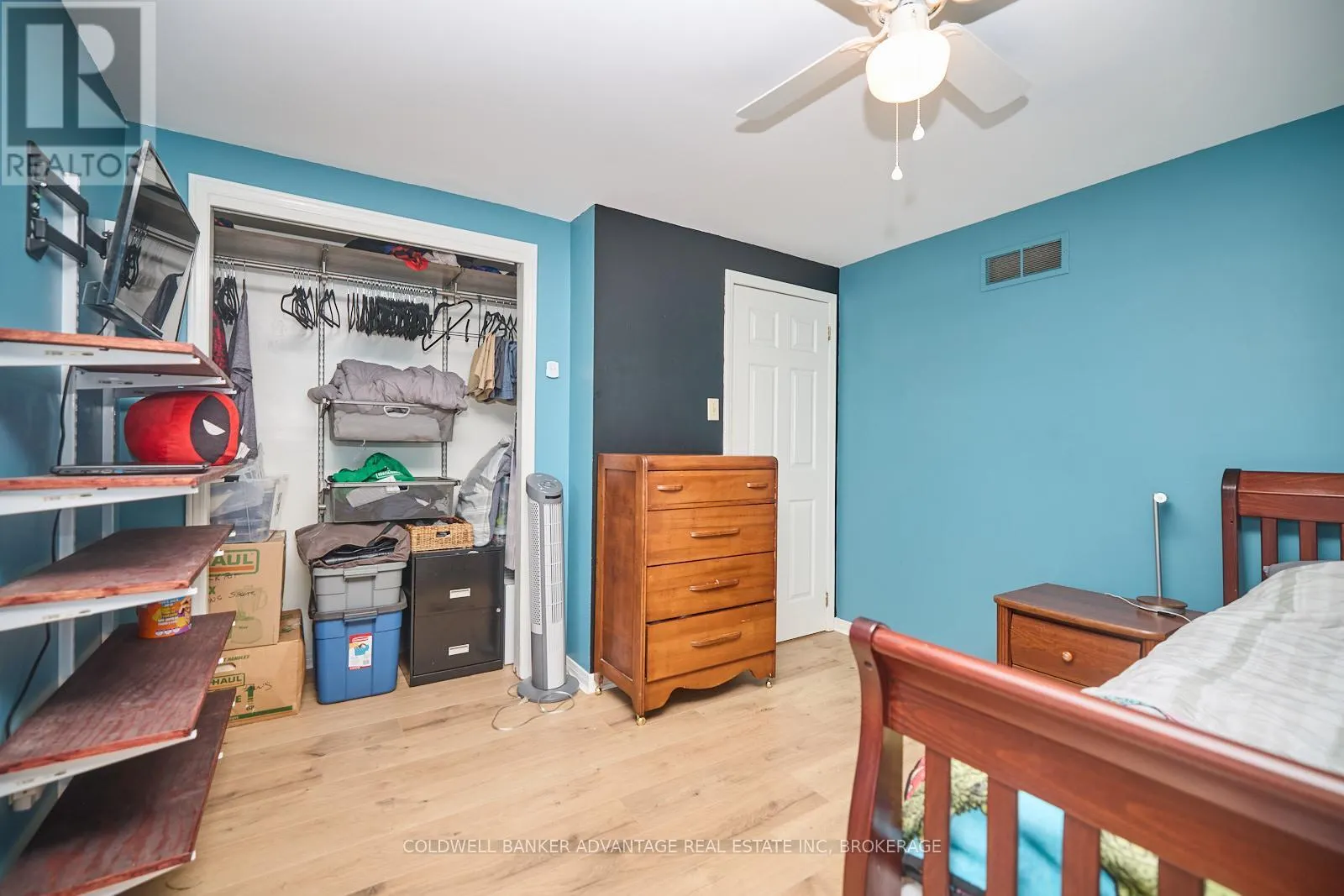 33 NAPLES COURT