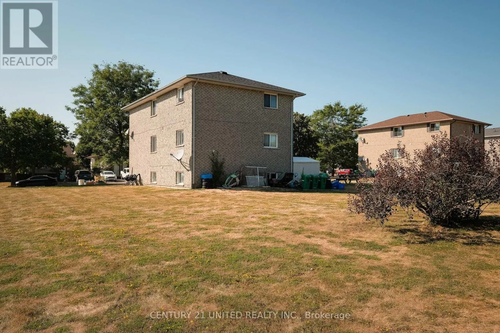 538 CRYSTAL DRIVE