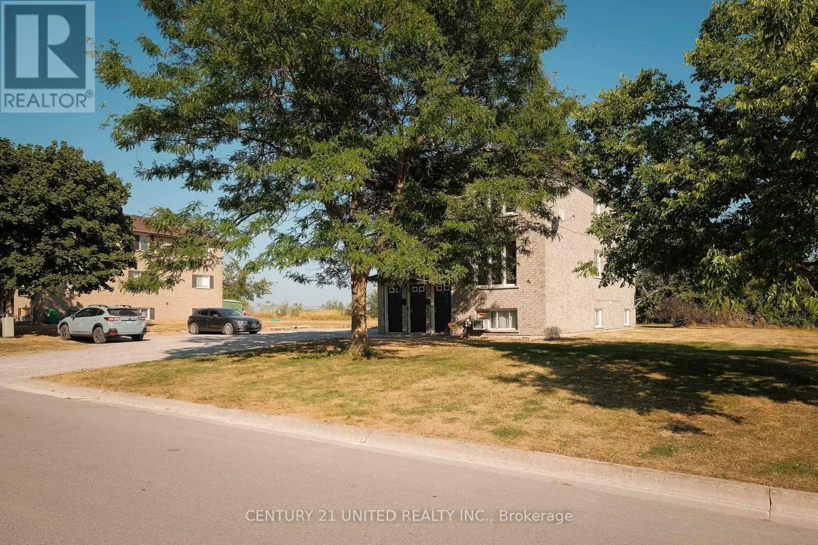 538 CRYSTAL DRIVE