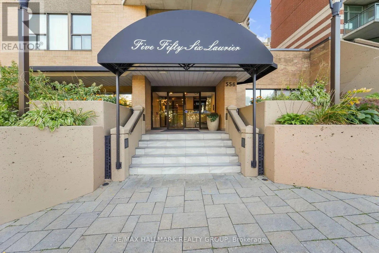 101 - 556 LAURIER AVENUE W