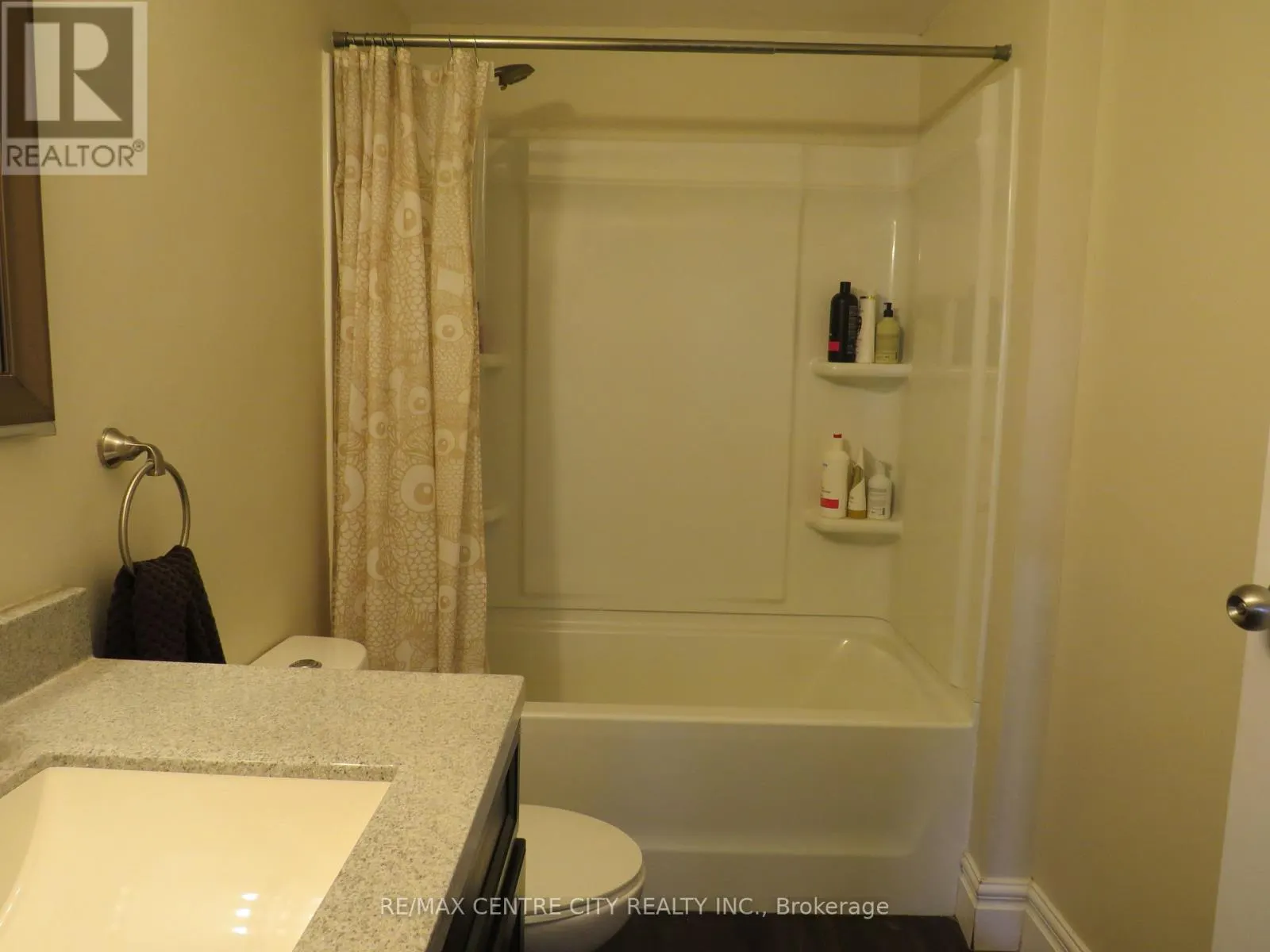 402 - 15 JACKSWAY CRESCENT, #402