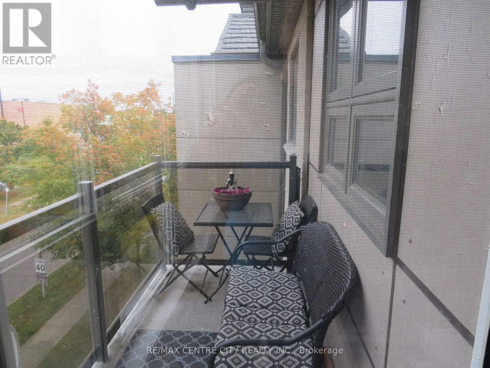 402 - 15 JACKSWAY CRESCENT, #402