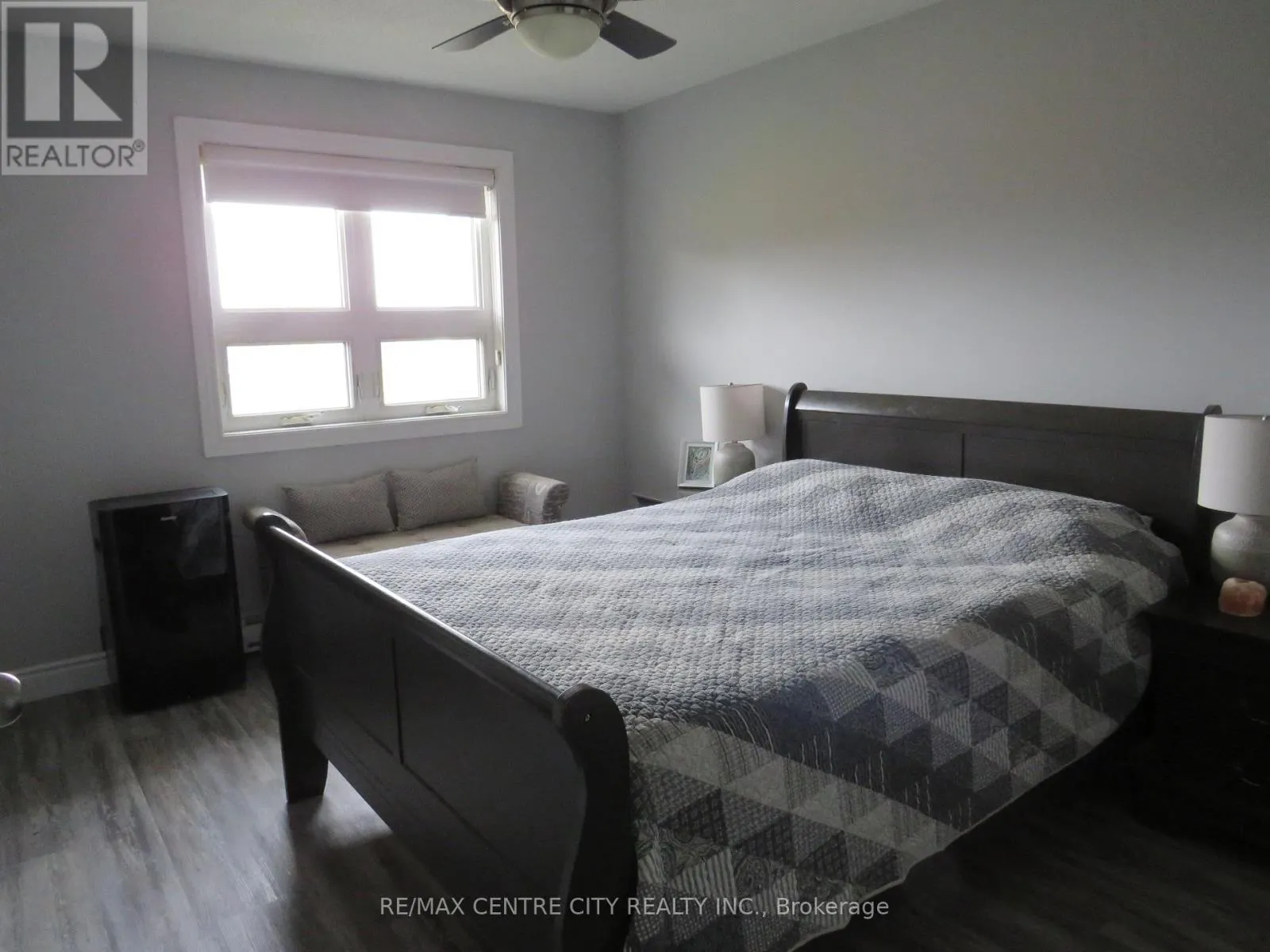 402 - 15 JACKSWAY CRESCENT, #402