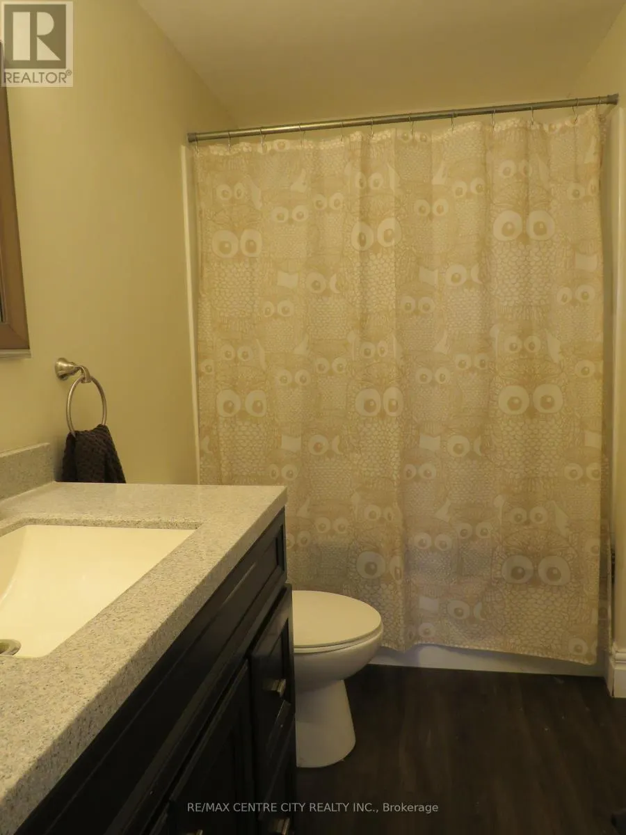402 - 15 JACKSWAY CRESCENT, #402