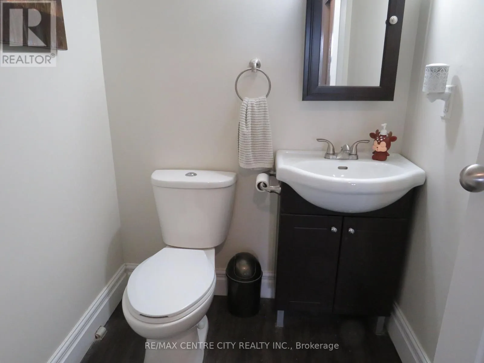 402 - 15 JACKSWAY CRESCENT, #402