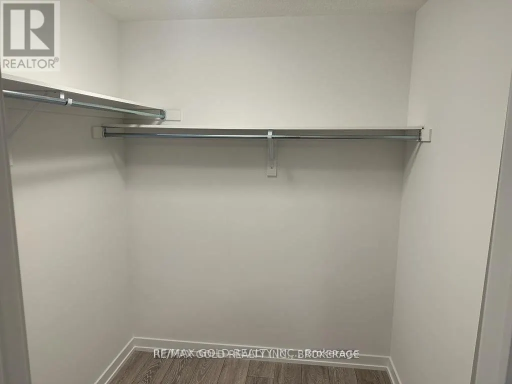 195 WEST OAK TRAIL