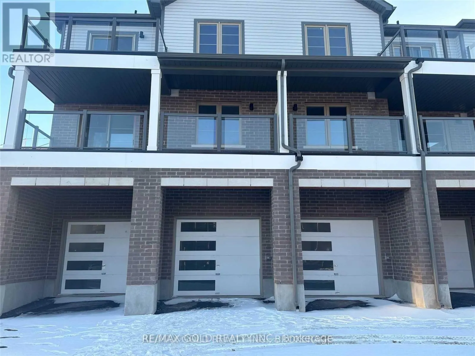195 WEST OAK TRAIL