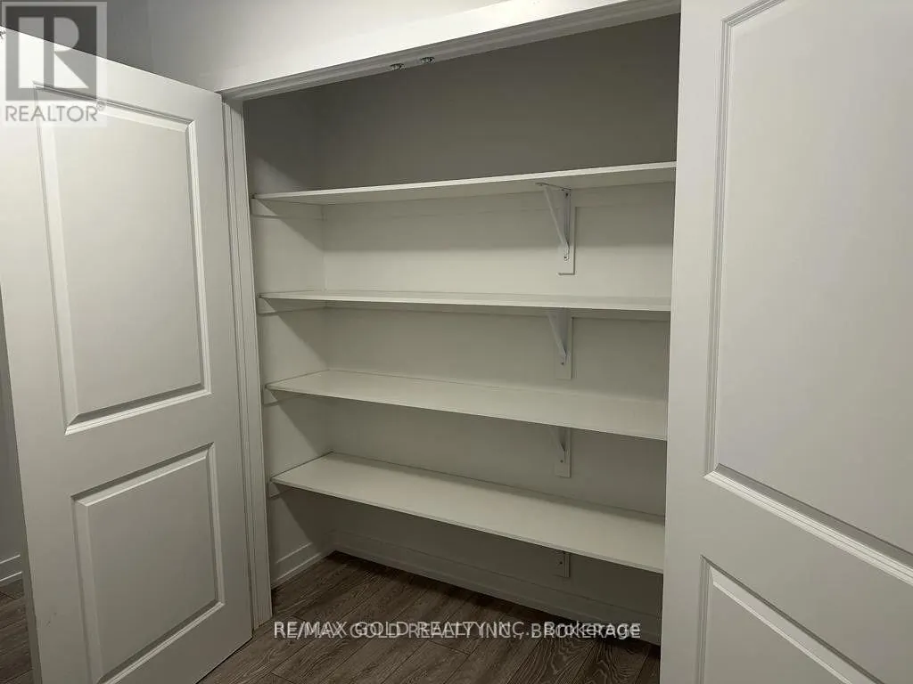 195 WEST OAK TRAIL