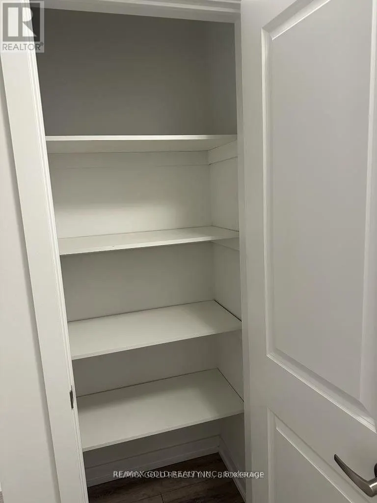 195 WEST OAK TRAIL