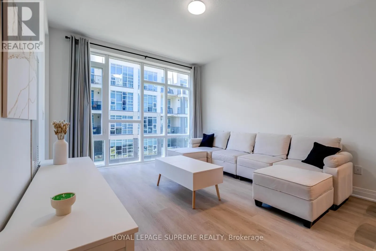 337 - 16 CONCORD PLACE