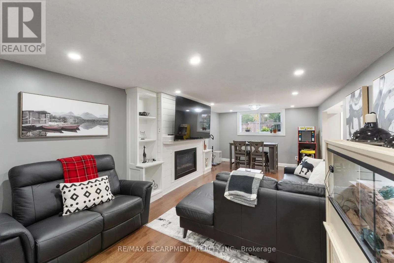 168 HANOVER PLACE