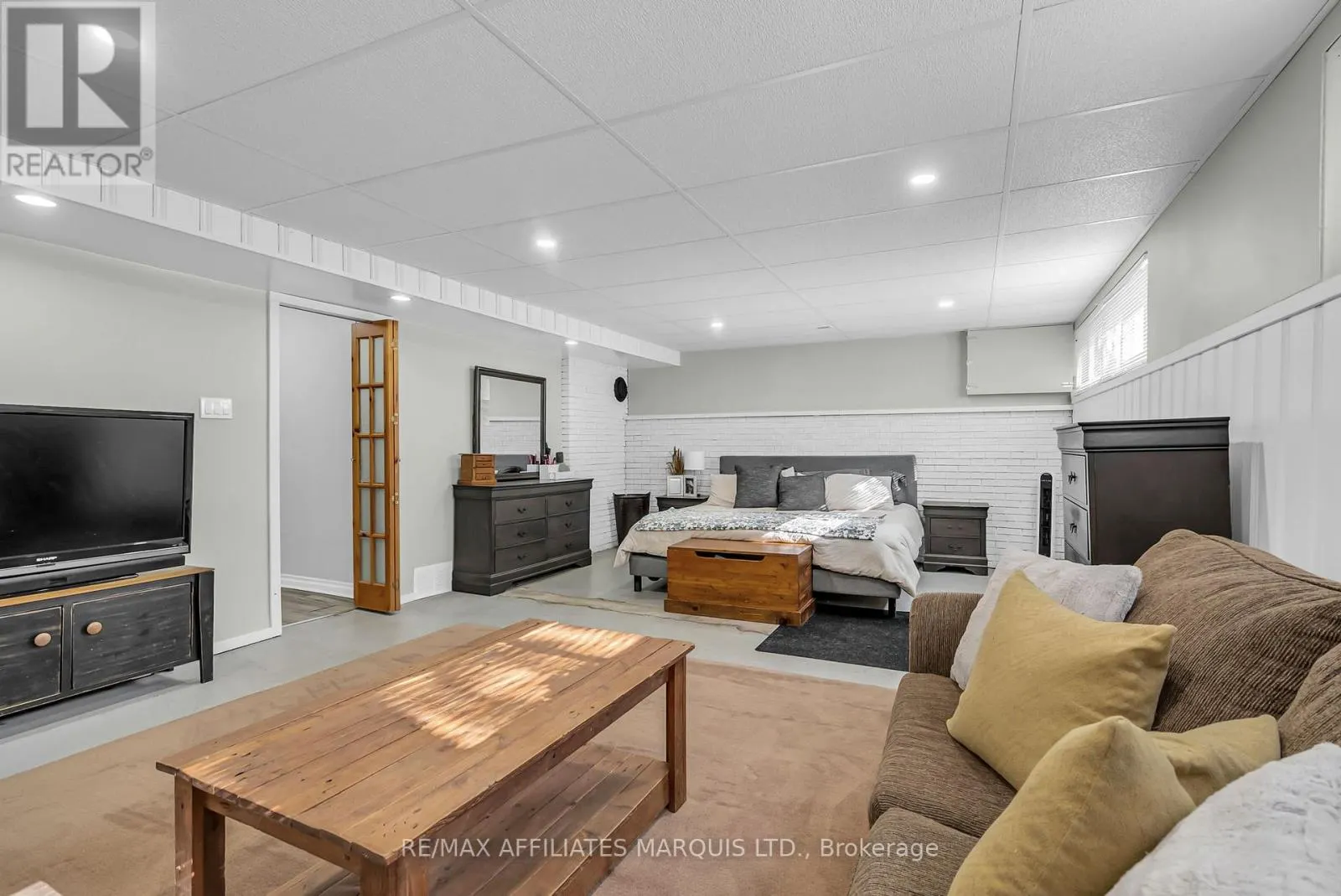 220 15TH STREET W