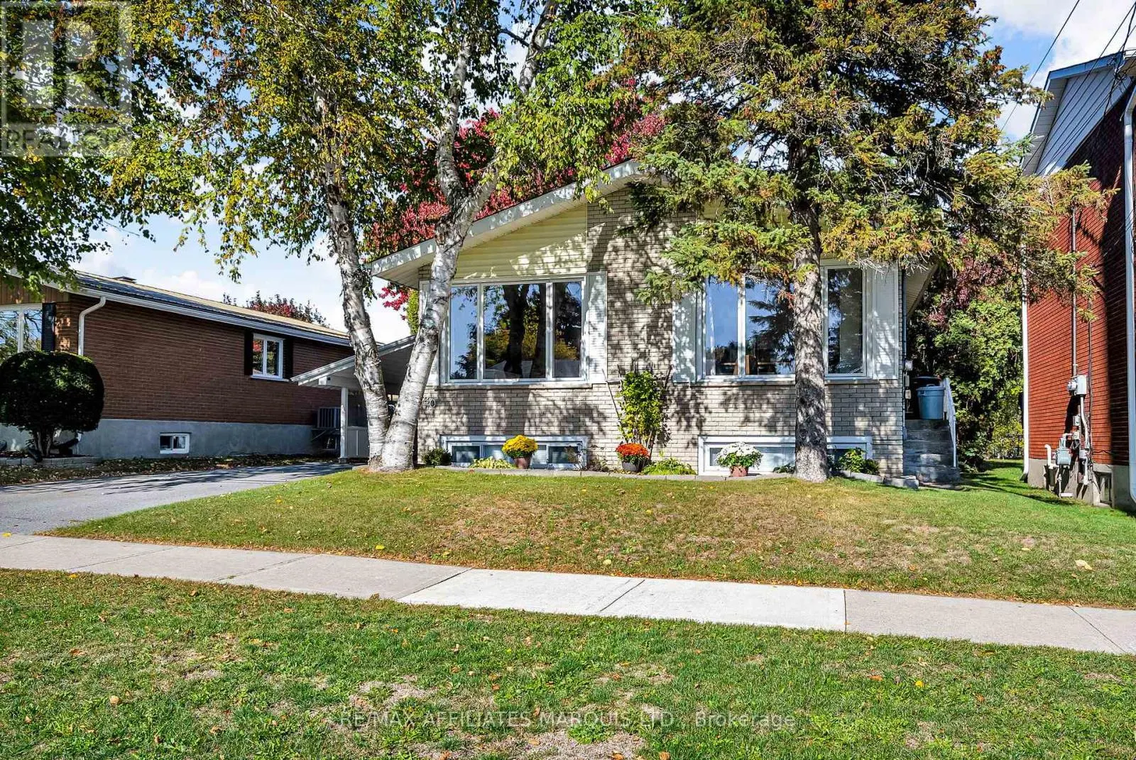 220 15TH STREET W